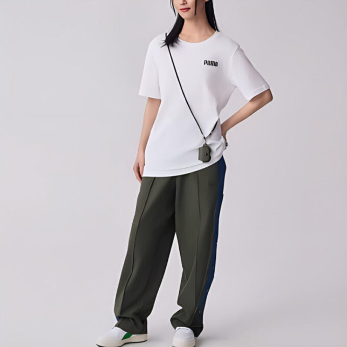 Essentials Liten Logo T-skjorte «Hvit»