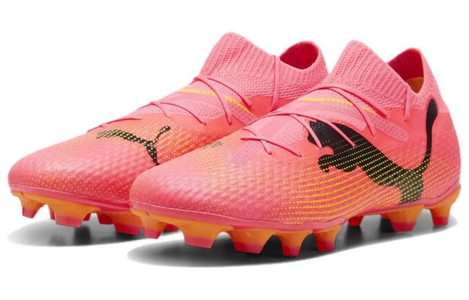 Future 7 Pro FG/AG Fotballsko med snøring &laquo;Rosa&raquo;
