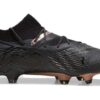 FUTURE 7 ULTIMATE FG/AG Fotballsko &laquo;Svart&raquo;
