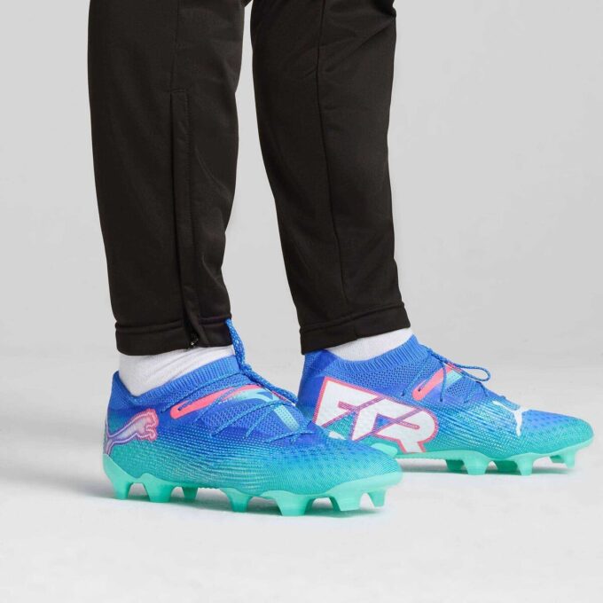 FUTURE 7 ULTIMATE Fotballsko for fast underlag/kunstgrunn for menn