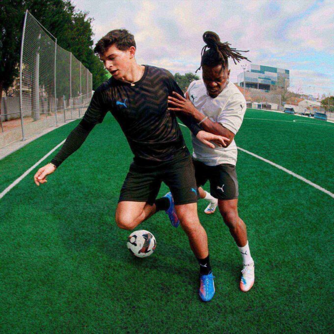 FUTURE 8 ULTIMATE Herre Fotballsko for fast underlag