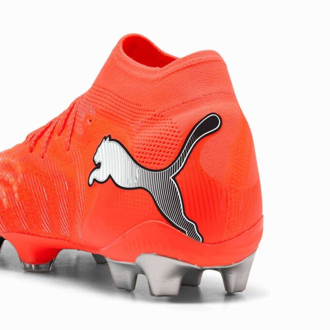 FUTURE 9 ULTIMATE Damefotballsko for fast underlag