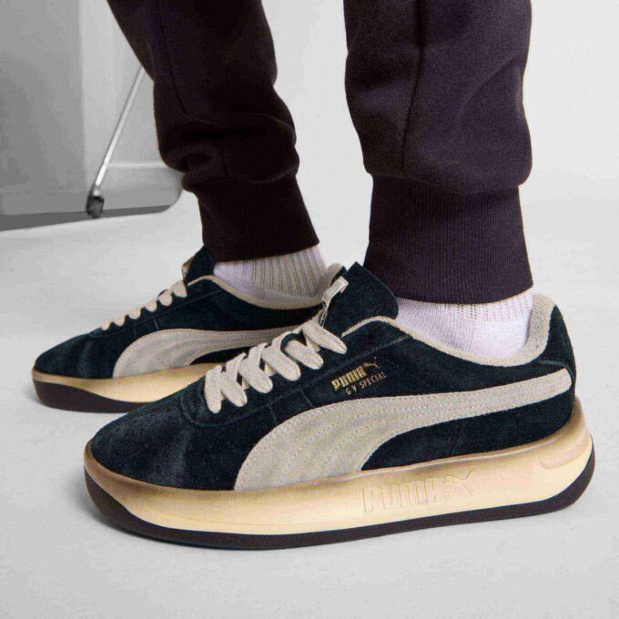 GV Special The NeverWorn V Sneakers Unisex