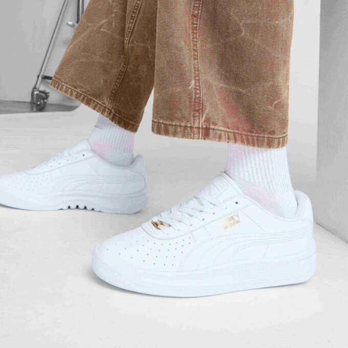 GV Spesial Sneakers