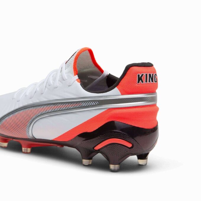 KING ULTIMATE Damefotballsko for fast/kunstig underlag