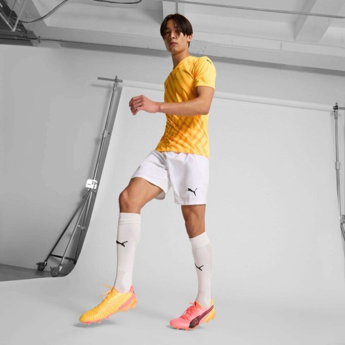 KING ULTIMATE TRICK Fotballsko for fast underlag/kunstig underlag for menn