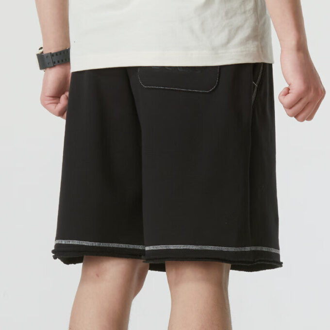 Logoshorts «Svart med hvite sømmer»