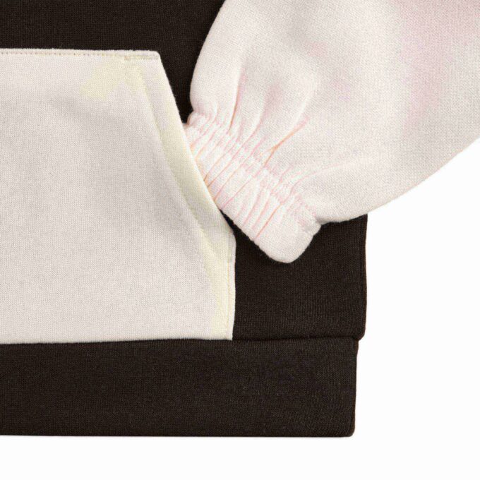 Matchende sett fleece-genser og vide bukser for småbarn