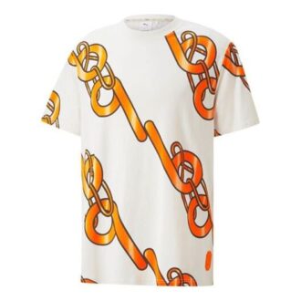 PUMA x PRONOUNCE Unisex Graphic T-skjorte med kryssede kjeder, trykk, Athleisure, fritid, sport, korte ermer, kremhvit