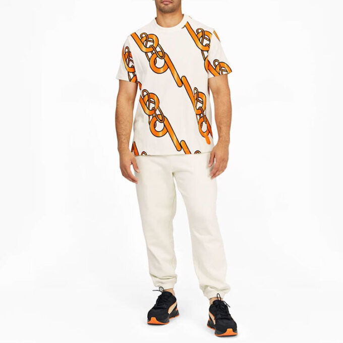 PUMA x PRONOUNCE Unisex Graphic T-skjorte med kryssede kjeder, trykk, Athleisure, fritid, sport, korte ermer, kremhvit
