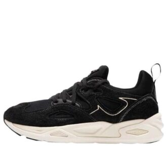 TRC Blaze Worn Out Sneakers &laquo;Svart Hvit&raquo;