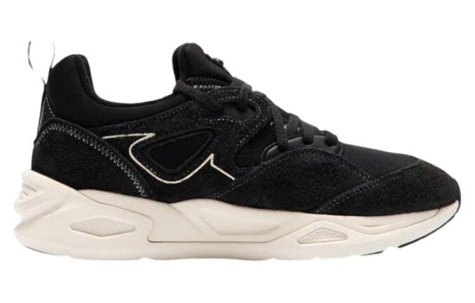TRC Blaze Worn Out Sneakers &laquo;Svart Hvit&raquo;