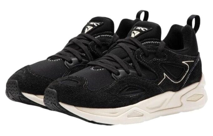 TRC Blaze Worn Out Sneakers &laquo;Svart Hvit&raquo;
