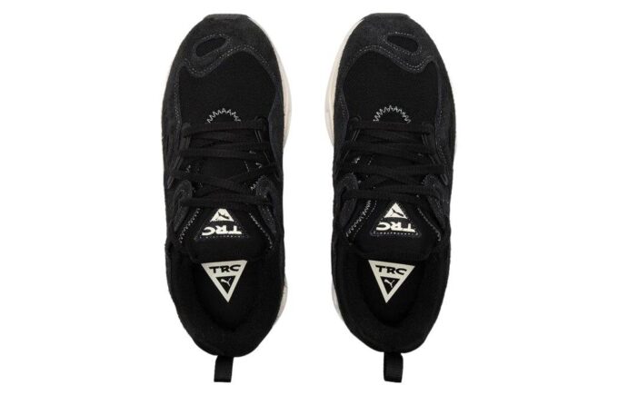TRC Blaze Worn Out Sneakers &laquo;Svart Hvit&raquo;
