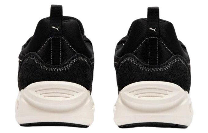 TRC Blaze Worn Out Sneakers &laquo;Svart Hvit&raquo;