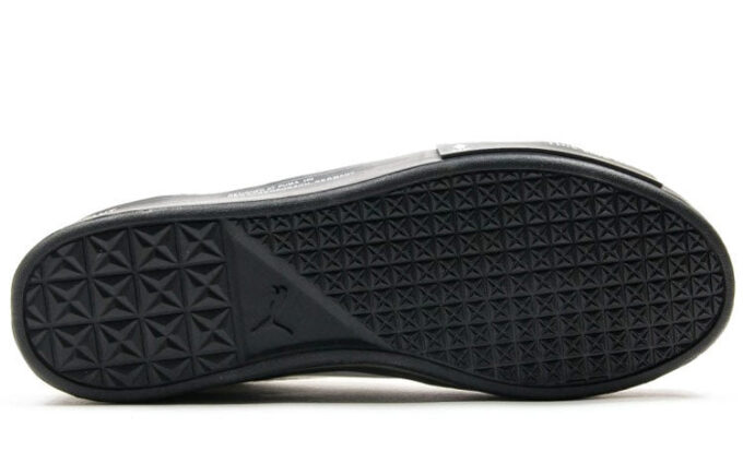 UEG x Court Play Slip-On «Gravity Resistance – Hvit»