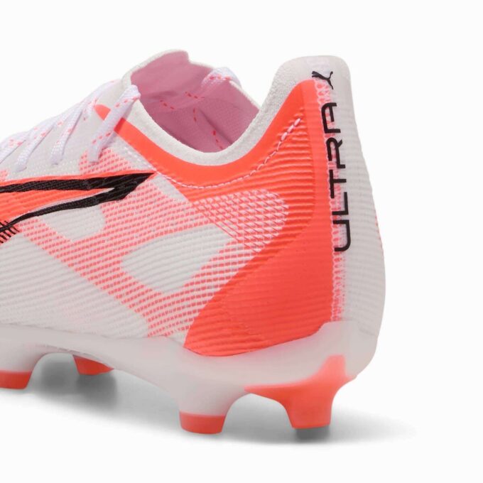 ULTRA 5 PRO Fotballsko for fast underlag/kunstgrunn herre