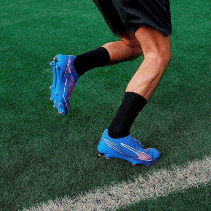 ULTRA 6 ULTIMATE Herre Fotballsko for fast underlag