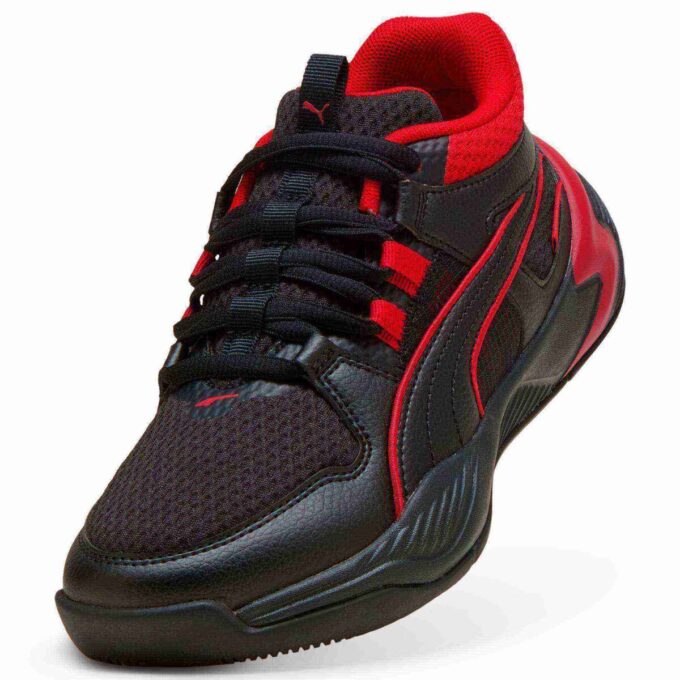 Uproar store barnebasketballsko