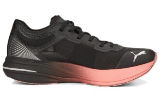 (WMNS) Deviate Nitro Carbon &laquo;Svart nellikrosa&raquo;