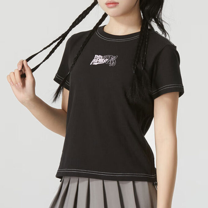 (WMNS) Graphic Kort Topp «Svart»