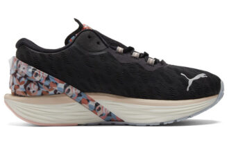(WMNS) Maggie Stephenson x Run XX Nitro-kunstverket «Black Arctic Ice»