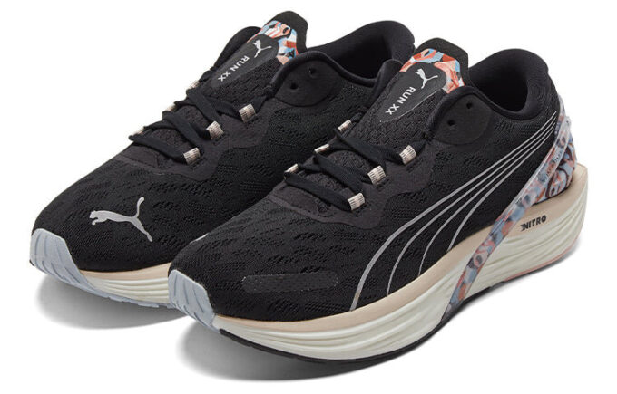 (WMNS) Maggie Stephenson x Run XX Nitro-kunstverket «Black Arctic Ice»