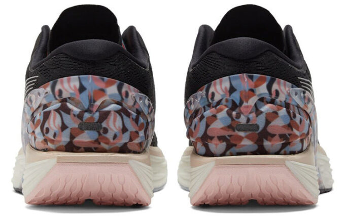 (WMNS) Maggie Stephenson x Run XX Nitro-kunstverket «Black Arctic Ice»