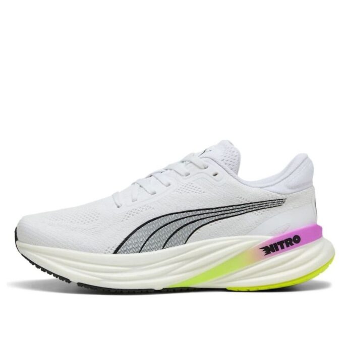 (WMNS) Magnify Nitro 2 &laquo;Hvit, ren magenta&raquo;
