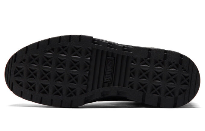 (WMNS) Mayze Mid Wtr Sneakers Svart