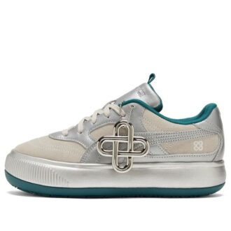 (WMNS) Pronounce x Suede Mayu 2 &laquo;Sølv Ultrafiolett&raquo;