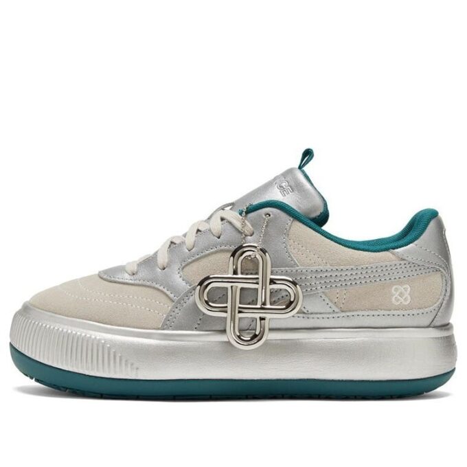 (WMNS) Pronounce x Suede Mayu 2 &laquo;Sølv Ultrafiolett&raquo;