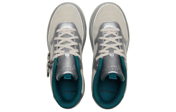 (WMNS) Pronounce x Suede Mayu 2 &laquo;Sølv Ultrafiolett&raquo;