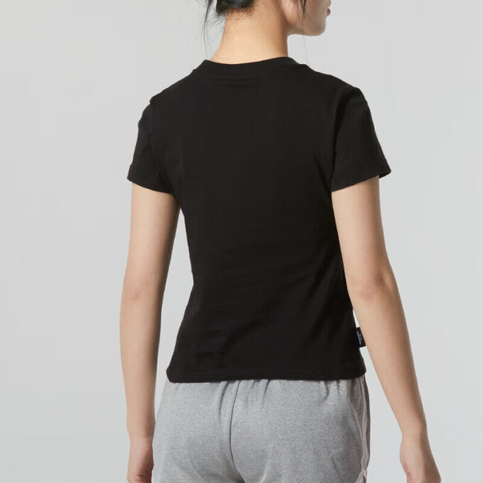 (WMNS) Wordmark-logo-t-skjorte i liten størrelse «Svart»