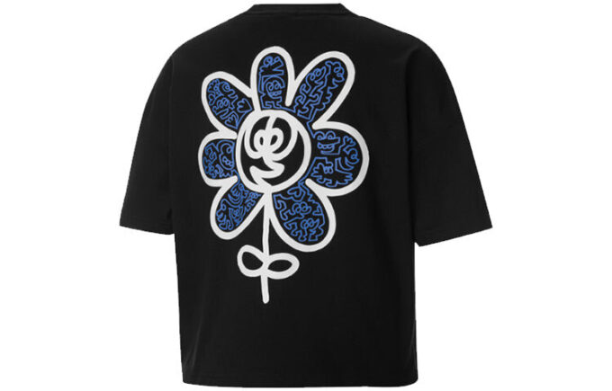 (WMNS) x MR DOODLE Løs T-skjorte med Crossover Graffiti, Stor Logo, Kortermet, Svart